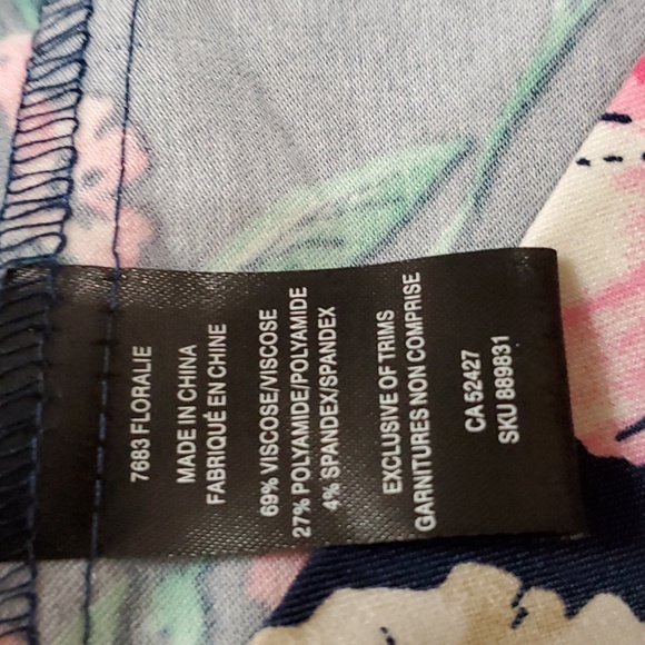 Lily Morgan Floral Pattern Shorts Size Small - Picture 6 of 6